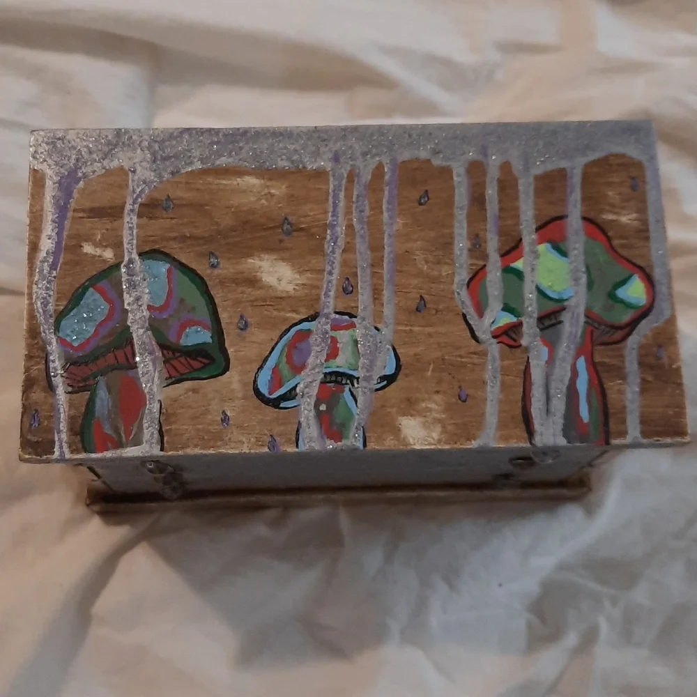 Vintage 3 drawer wooden jewelry box Mushroom painting